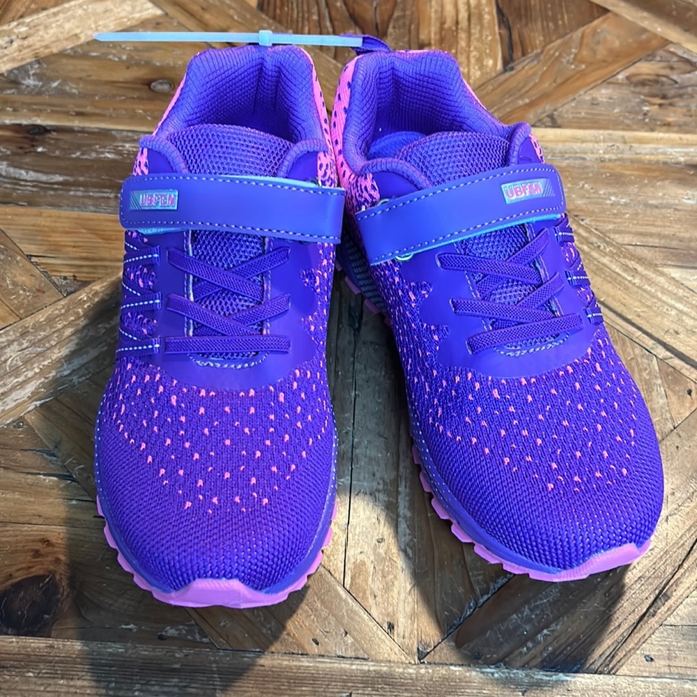 UBFEN Women sneakers size 37 or US 6.5